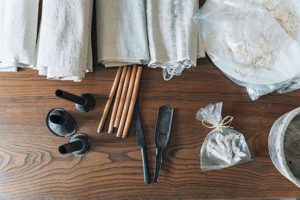 attrezzi per la cucina antichi a orgosolo