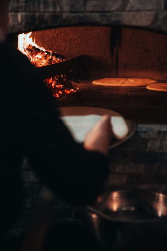 cottura del pane tipico di orgosolo
