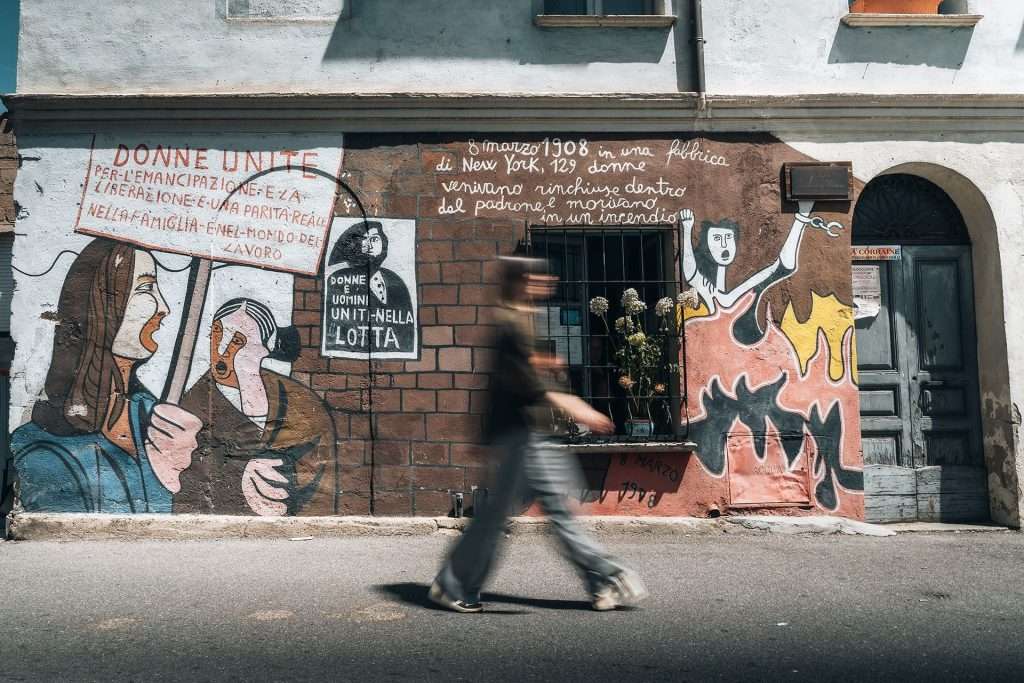 murales orgosolo donne unite